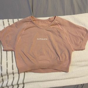 NEW Alphalete Amplify Crop Top